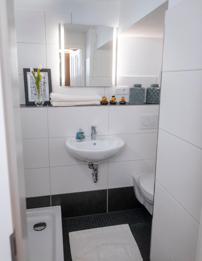90qm Zentrum Naehe Prenzlauer Berg, 2 Baeder Apartment *